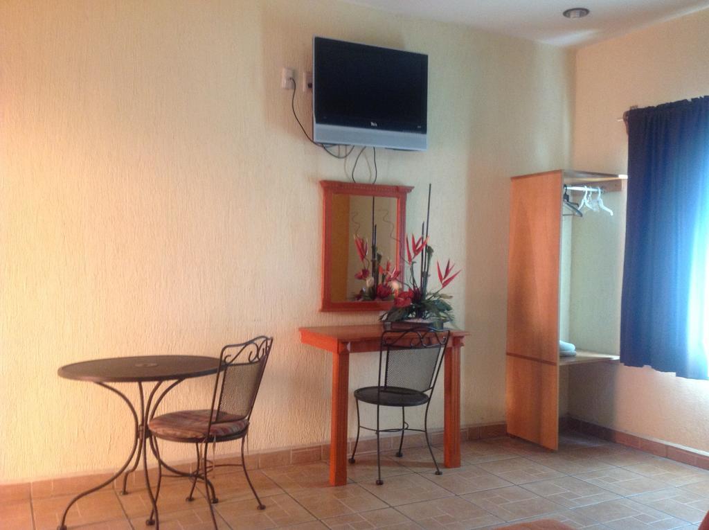 Hotel Genoves San Juan de los Lagos Kamer foto